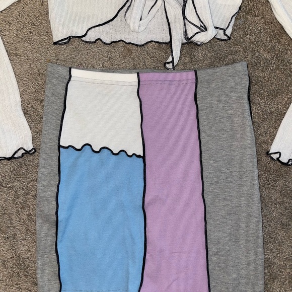 Two piece set - Picture 2 of 4